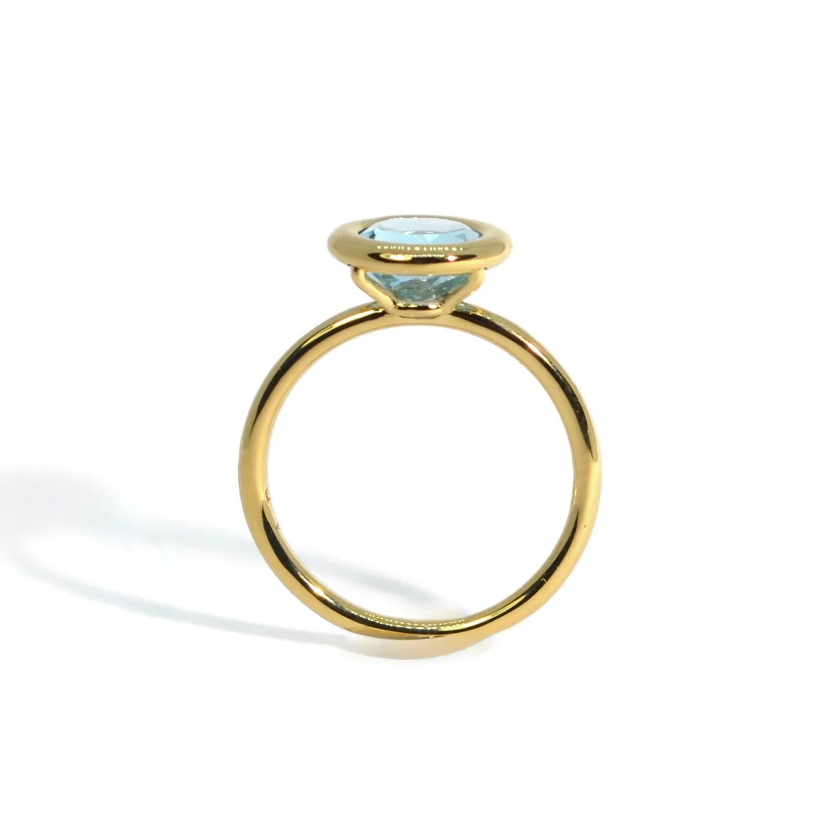 A & Furst - Gaia - Small Stackable Ring with Round Blue Topaz, 18k Yellow Gold