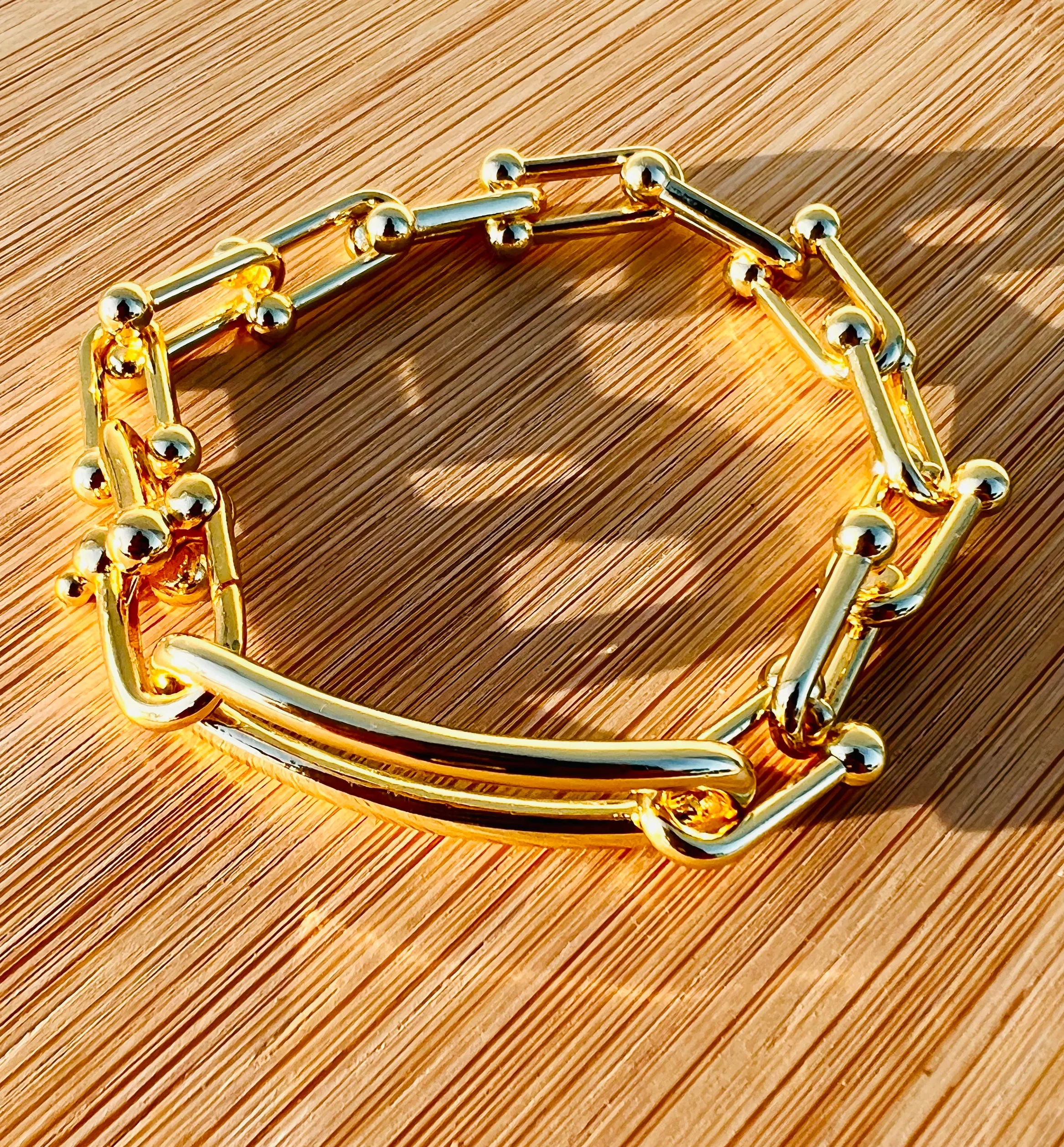 Gold Bar Chain Bracelet - Elegant and Minimalist